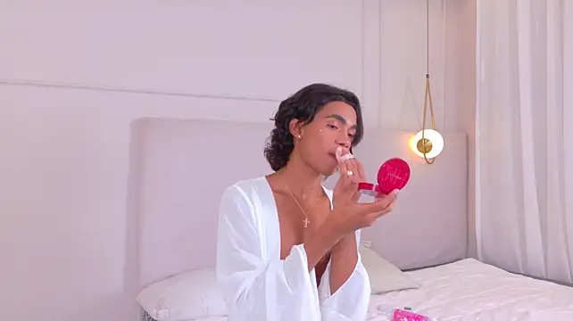 AlanCuute webcam show