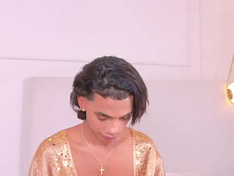 AlanCuute webcam show