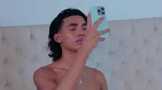 AlanCuute Show Webcam