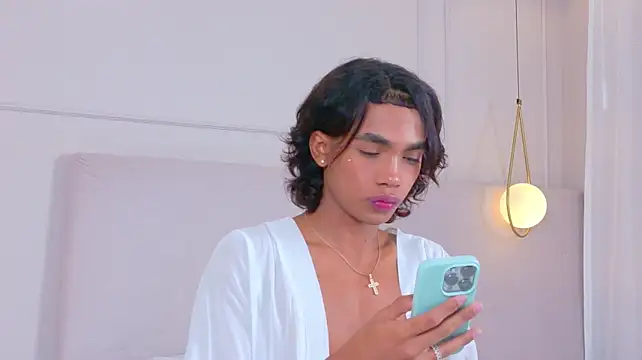 AlanCuute webcam show