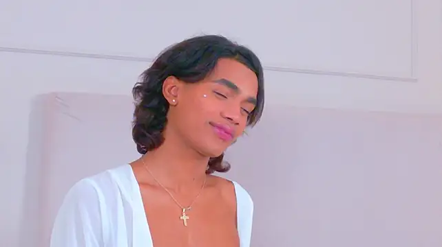 Show modela AlanCuute na web-kameri