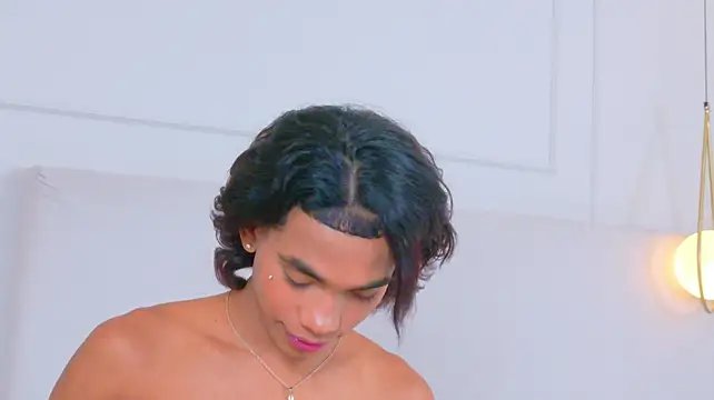 AlanCuute webcam show