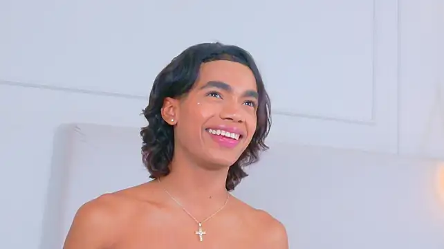 Show modela AlanCuute na web-kameri