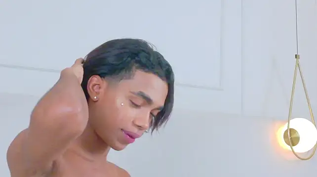 AlanCuute ওয়েবক্যাম শো