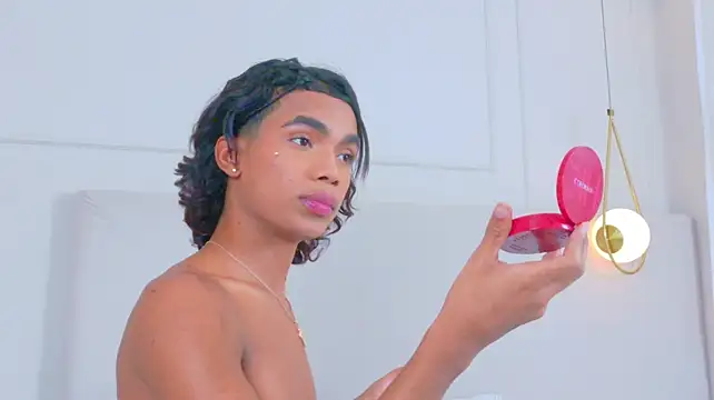 AlanCuute webcam show