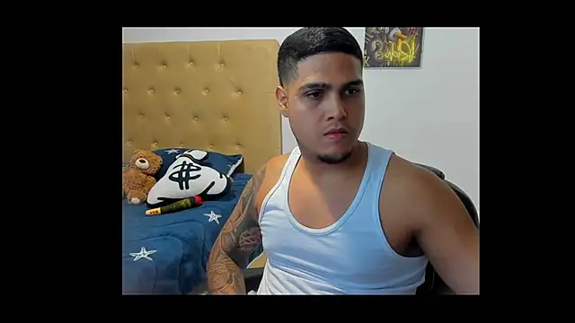 Show modela Latinboyco77 na web-kameri