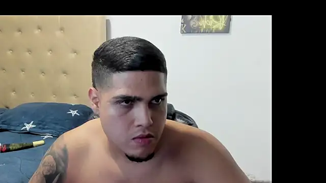 Show de Latinboyco77 na webcam