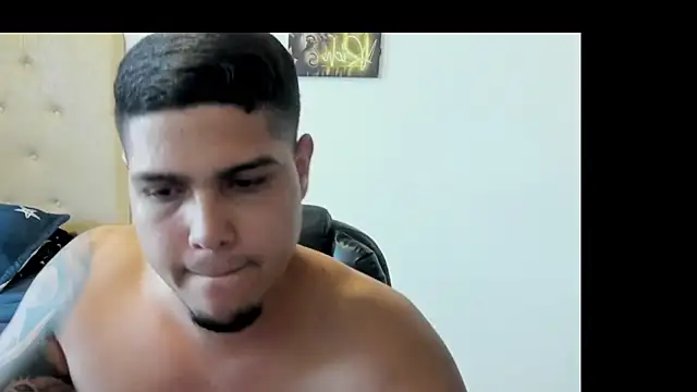 Show de Latinboyco77 na webcam