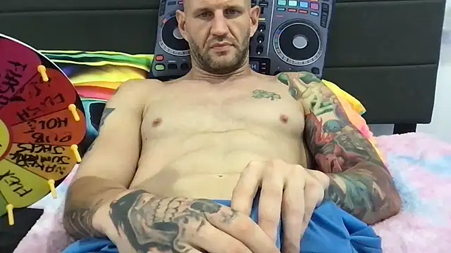Show de brianomally na webcam