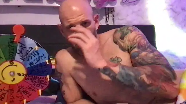 brianomally Show in webcam