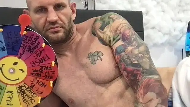 brianomally Show in webcam