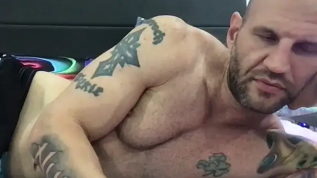 הופעת וובקאם של brianomally