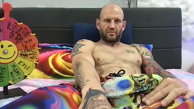 brianomally webkamerás műsora