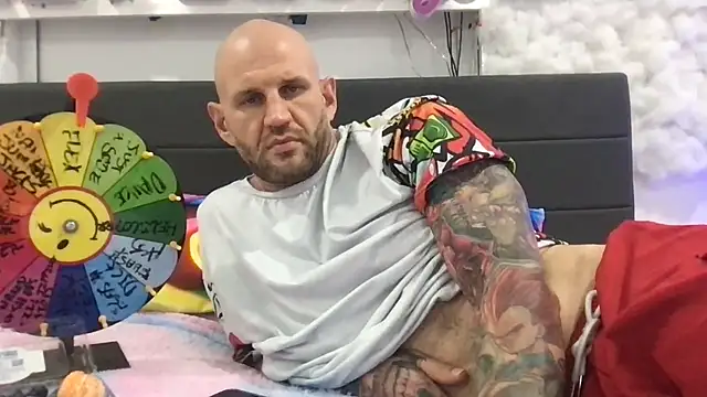 Show modela brianomally na web-kameri