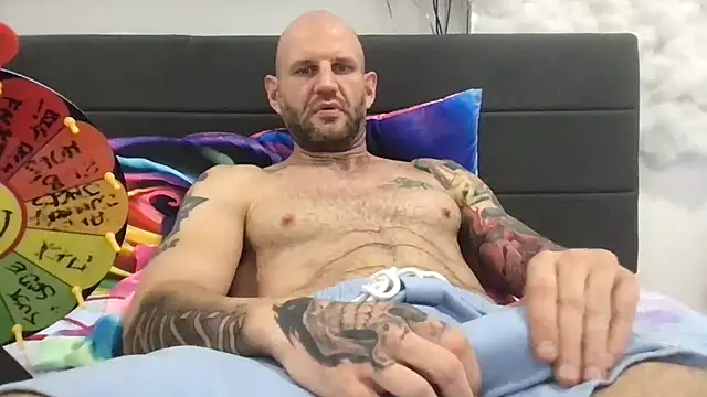 Show modela brianomally na web-kameri