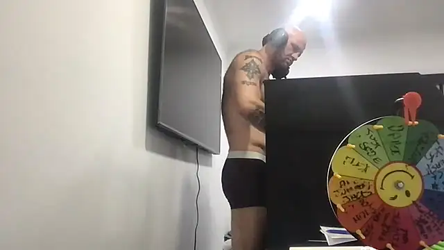عرض كام brianomally