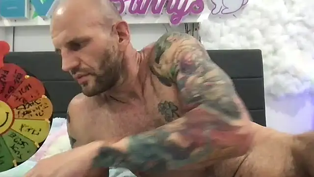 brianomally Show in webcam
