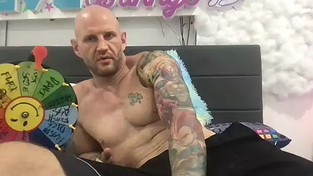 brianomally Шоу с уебкамера