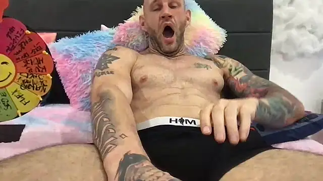 brianomally Pertunjukan Webcam