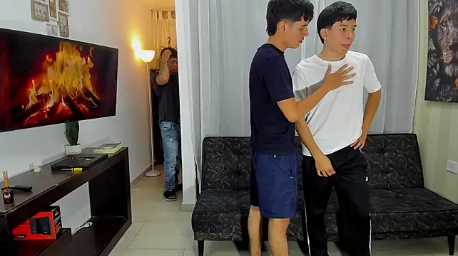 Latinhott_crazysex: διαδικτυακό σόου στην κάμερα