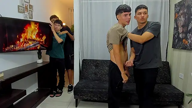 Pokazy przed kamerką – Latinhott_crazysex