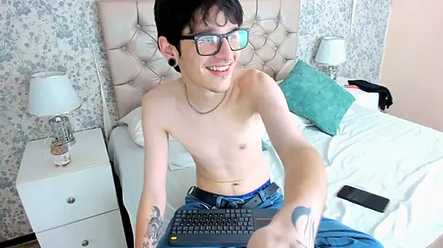 VelvetEros webcam show
