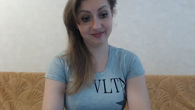Show modela BonnieKiss8634 na web-kameri
