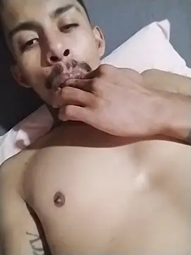 Show modela Aikonmercado na web-kameri