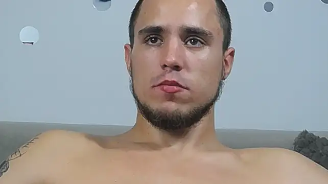 Avgust__ webkamerás műsora