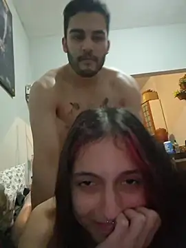 Show modela MAUMAU19X na web-kameri