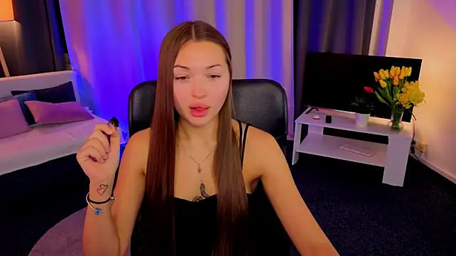 ArishaSkyLove Adlı Modelin Canlı XXX Sohbeti