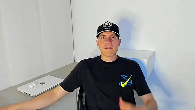 itamparker_n Webbikameraesitys