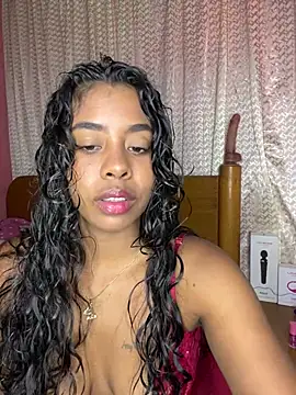 Kyra-Bronw Live XXX-Chat