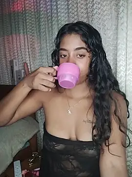 Kyra-Bronw's Live XXX Chat