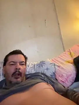 justN69 Show in webcam