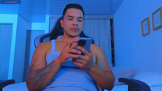 Show modela jhon_s na web-kameri