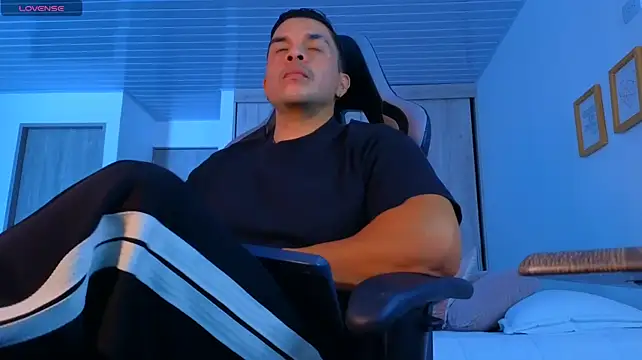 Show modela jhon_s na web-kameri