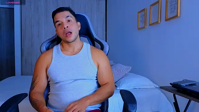 jhon_s Show in webcam