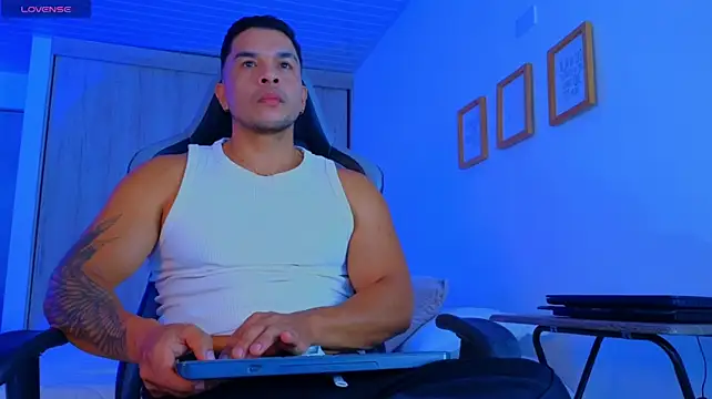 jhon_s' Webcam Show
