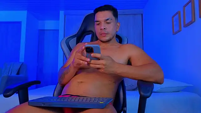 Show modela jhon_s na web-kameri