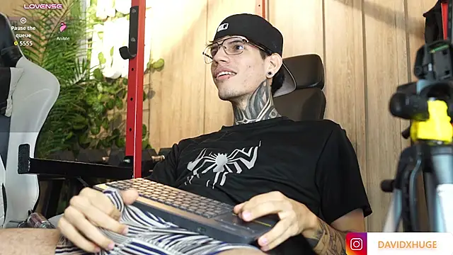 Pokazy przed kamerką – David__Huge