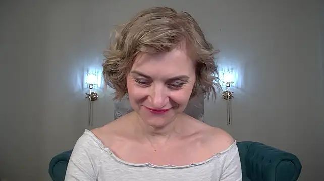 AdeleRocher Chat XXX in diretta