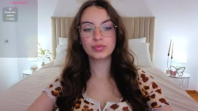 XXX chat uživo modela Bella-cute