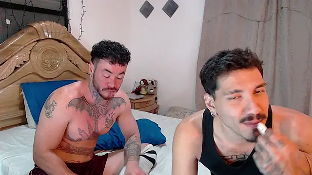 Show modela InkednBaked na web-kameri