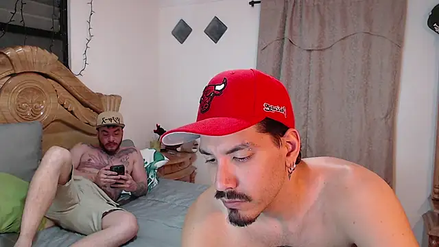 הופעת וובקאם של InkednBaked