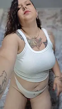 הופעת וובקאם של IAM_YOURF8CK1NGQUEEN