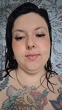 IAM_YOURF8CK1NGQUEEN Show in webcam