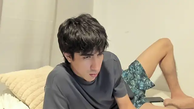 Show modela Kael_Azui na web-kameri