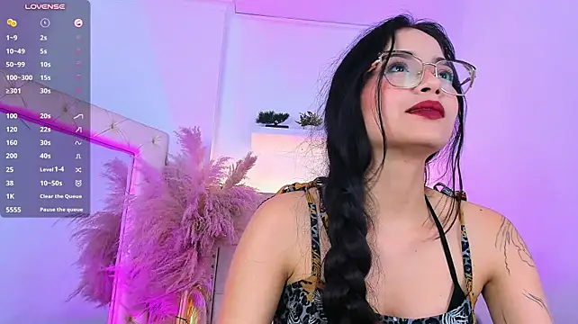 carolinna_cute's Webcam Show