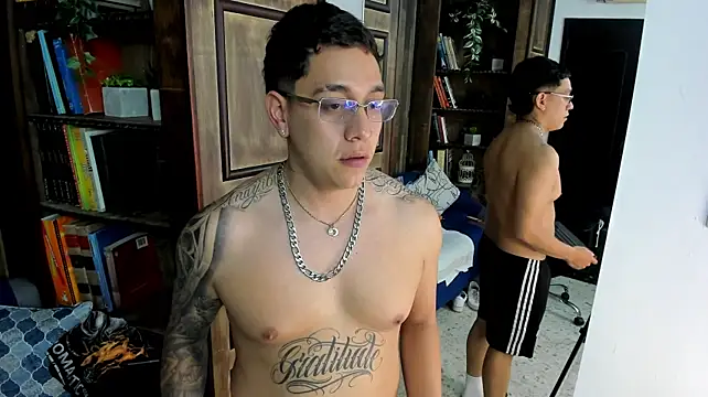 Axton_Wild – webcam-show